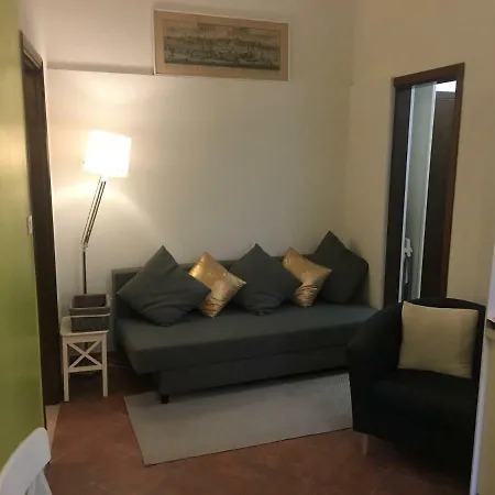 Rosso Veneziano Apartment